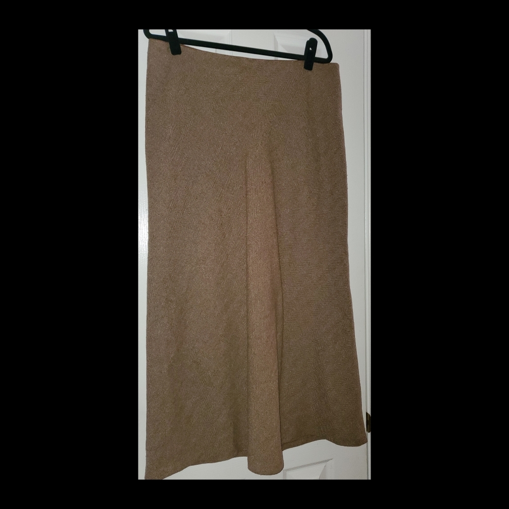 Long tweed skirt